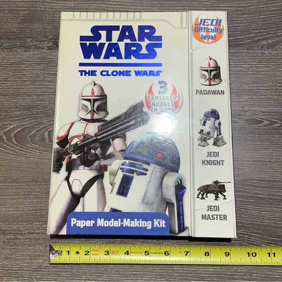 STAR WARS THE CLONE WARS Paper Model Making Kit R2-D2, Clones Trooper, AT-TE - Picture 8 of 9
